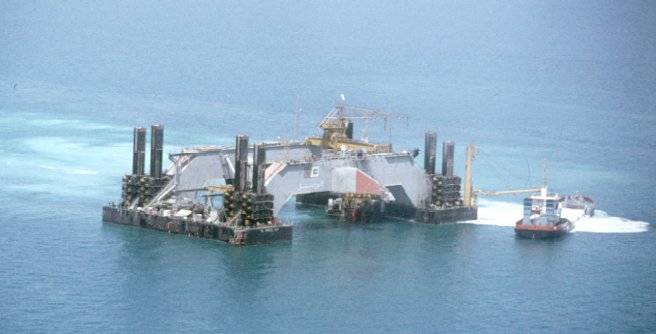 Al Wassl Bay loading barges at Jebel Ali Port